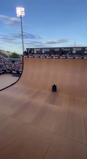 Video post by @magichourai on Facebook
