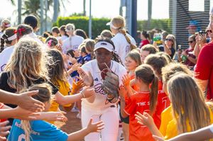 Image post by @fausoftball on Instagram