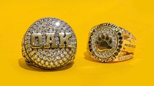 Image post by @oaklandswimdive on Instagram