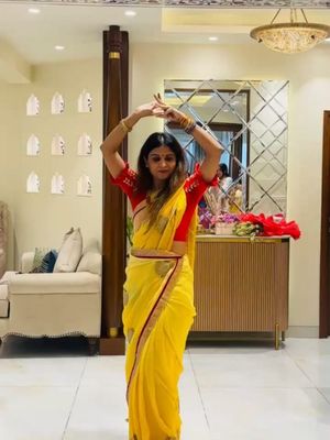 Image post by @signature_step_by_supriya on Instagram