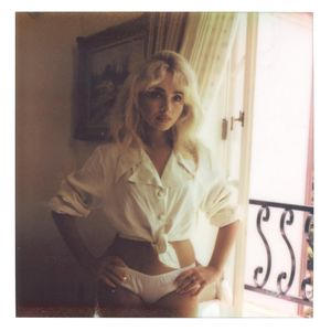 Image post by @slaybrinacarpenterr on Instagram
