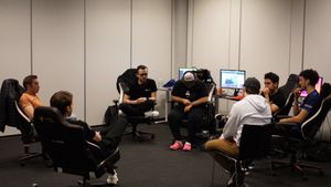 Image post by @Complexity on Twitter/X