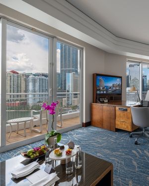 Image post by @mo_miami on Instagram