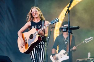 Image post by @sherylcrow on Instagram