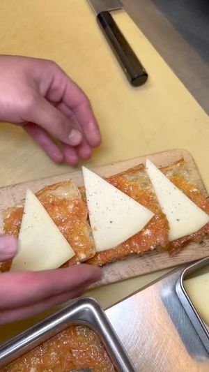 Video post by @lipsmackingfoodie on Instagram