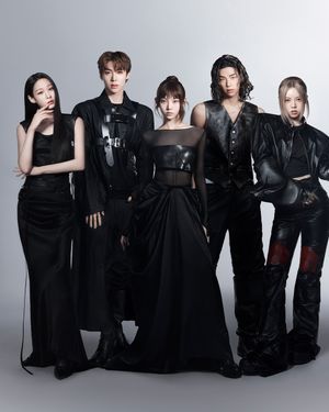 Image post by @esquire.korea on Instagram