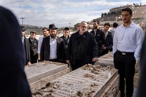 Image post by @aish_efg_men on Instagram