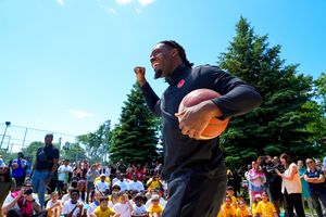 Image post by @CanBball on Twitter