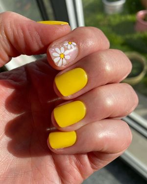 Image post by @impresslashes on Instagram