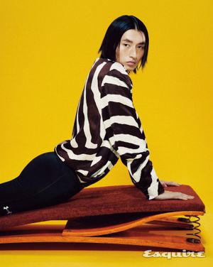 Image post by @esquire.korea on Instagram