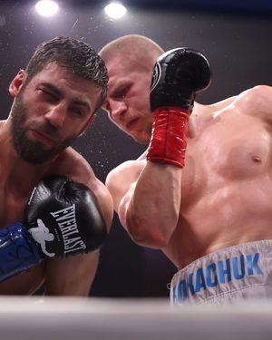 Image post by @zuffaboxing on Facebook