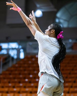 Image post by @mercer_wbb on Instagram