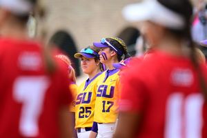 Image post by @LSUsoftball on Twitter