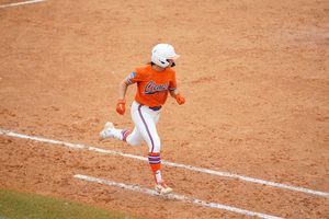Image post by @clemsonsoftball on Twitter