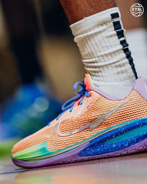 Image post by @nikeeyb on Instagram
