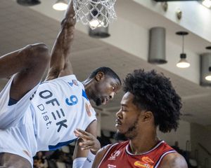 Image post by @WinnerLeague on Twitter