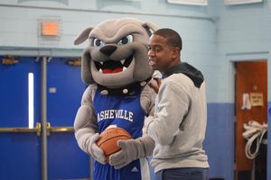 Image post by @uncavlmbb on Instagram