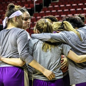 Image post by @uw_wbb on Instagram