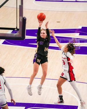 Image post by @uw_wbb on Instagram