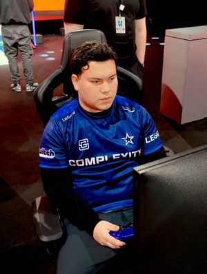 Image post by @Complexity on Twitter