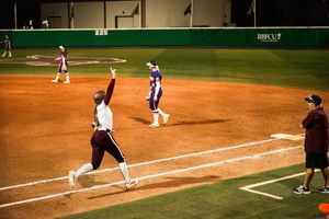 Image post by @txstatesoftball on Instagram
