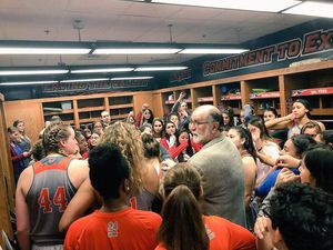 Image post by @UTRGVwbb on Facebook