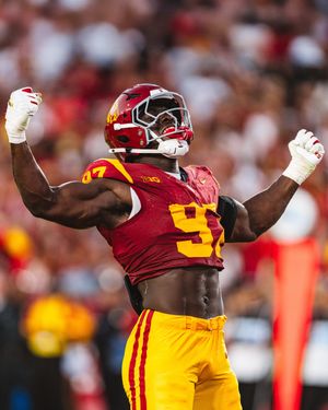 Image post by @uscfb on Instagram