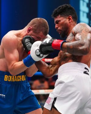 Image post by @zuffaboxing on Facebook