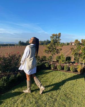 Image post by @victoriavivians on Instagram