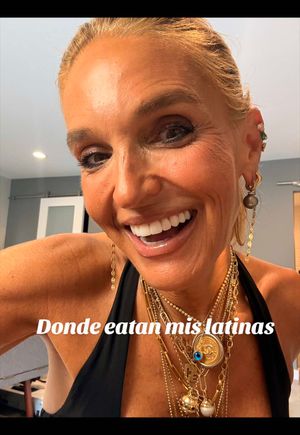 Video post by @shop.with.caroline on TikTok