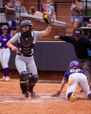 Image post by @etsubucssoftball on Instagram