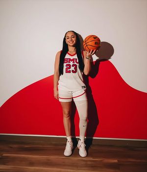 Image post by @paulinaaparis on Instagram