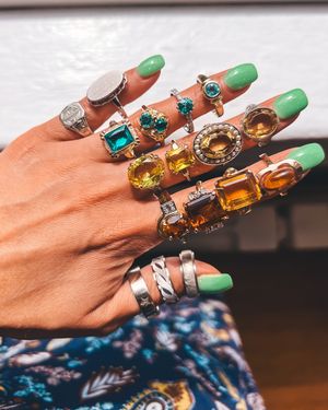 Image post by @maejeanvintage on Instagram