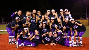 Image post by @UCASoftball on Twitter