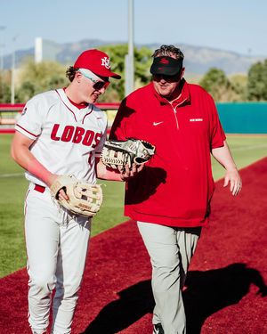 Image post by @unmlobofb on Instagram