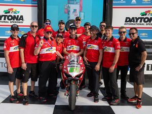 Image post by @motoamerica on Instagram