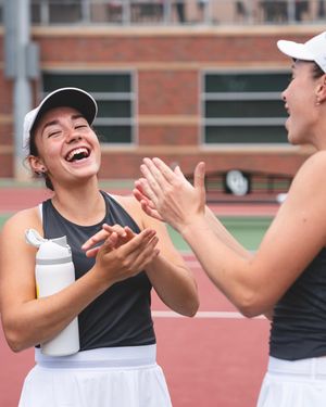 Image post by @ou_wtennis on Instagram