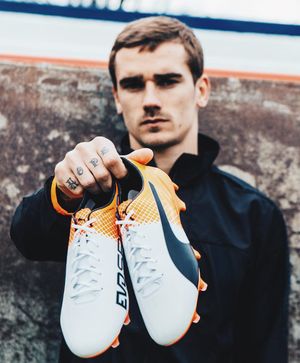 Image post by @soccerdotcom on Instagram