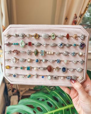 Image post by @maejeanvintage on Instagram