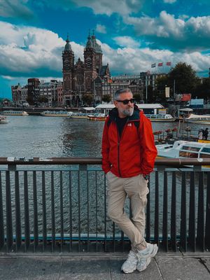 Image post by @mertsezervlog on Instagram