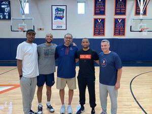 Image post by @UVAMensHoops on Twitter