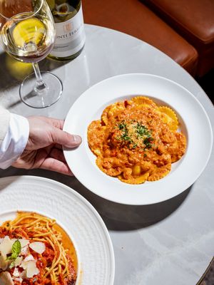 Image post by @lobby.hamilton on Instagram