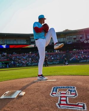 Image post by @greatlakesloons on Instagram