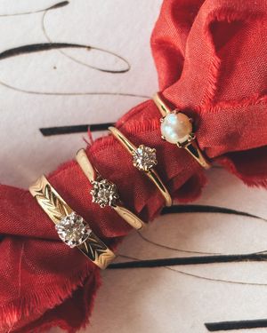 Image post by @maejeanvintage on Instagram