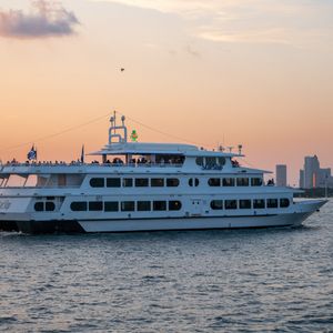 Image post by @yachtstarship on Instagram