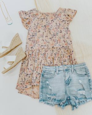 Image post by @shopfillyflair on Instagram