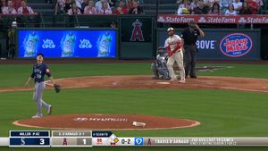 Video post by @AngelsBeisbol on Facebook