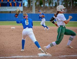 Image post by @FGCU_Softball on Twitter