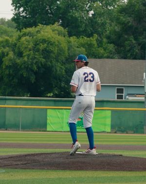 Image post by @hottotsbaseball on Instagram