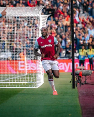 Image post by @westham on TikTok